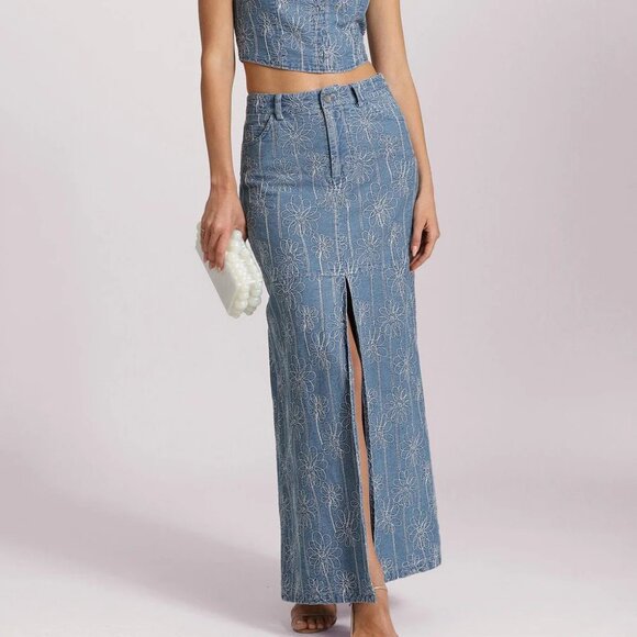 NEW HOUSE OF HARLOW 1960 Floral Embroidered Denim Midi Skirt Douro Wash 264mn - Picture 1 of 8